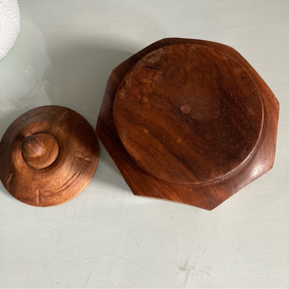 Vintage Carved Wooden  Lidded Trinket Box - Picture 4 of 6